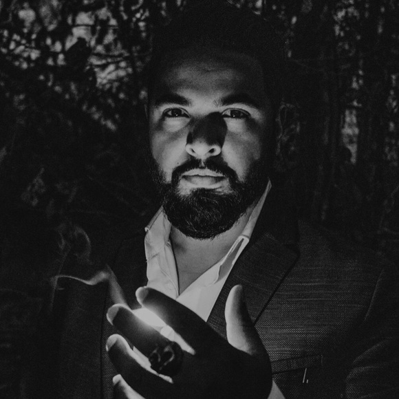 Meet your Posher, Alex - Picture 4 of 9